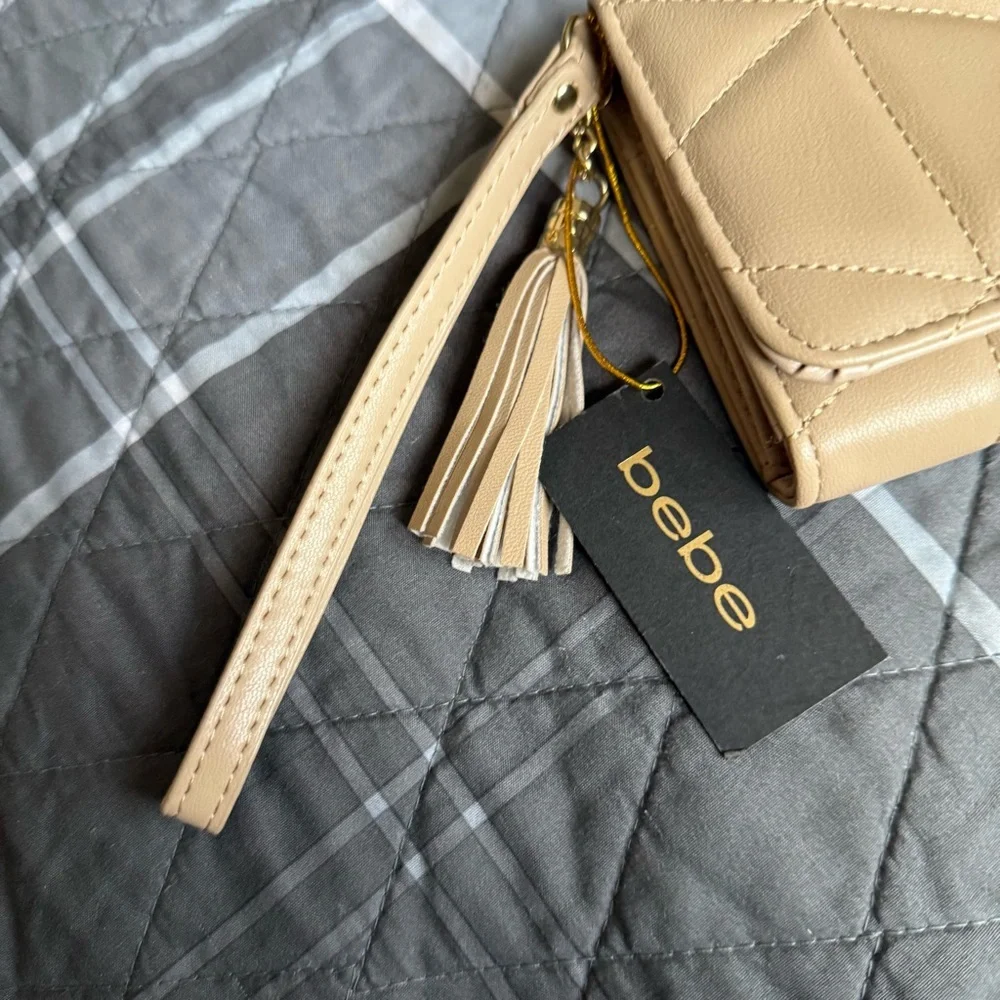 Bebe Zara Bling Trifold Beige Quilted Wristlet with Gold Accents Giftable NWT